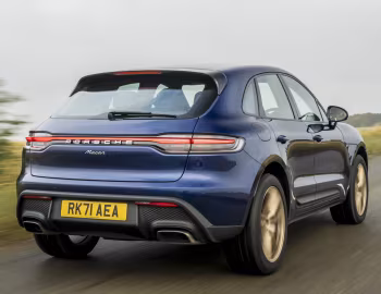 Porsche Macan [UK-spec] (95B) '2021–24