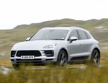 Porsche Macan [UK-spec] (95B) '2019–21