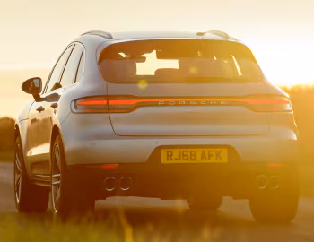 Porsche Macan [UK-spec] (95B) '2019–21