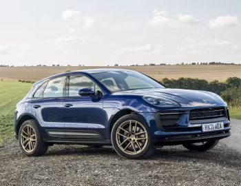 Porsche Macan [UK-spec] (95B) '2021–24