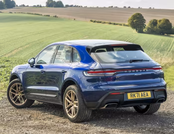 Porsche Macan [UK-spec] (95B) '2021–24