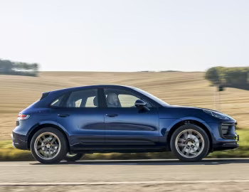 Porsche Macan [UK-spec] (95B) '2021–24