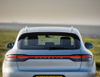 Porsche Macan [UK-spec] (95B) '2019–21