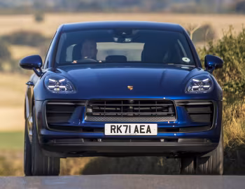 Porsche Macan [UK-spec] (95B) '2021–24