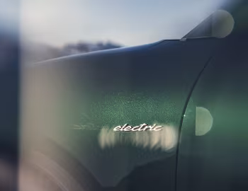 2025–pr. Porsche Macan 4 [North America] '2024–pr.