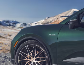 2025–pr. Porsche Macan 4 [North America] '2024–pr.