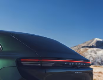 2025–pr. Porsche Macan 4 [North America] '2024–pr.