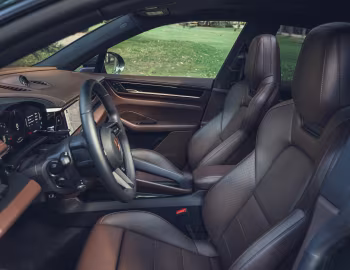 Interior 2025–pr. Porsche Macan 4 [North America] '2024–pr.