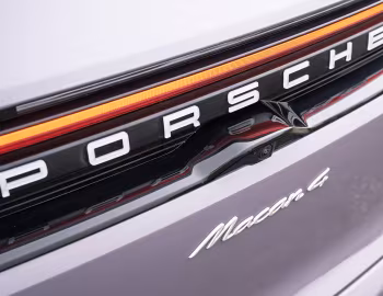 Porsche Macan 4 [UK-spec] '2024–pr.