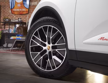 Porsche Macan 4 "Spirit" '2026