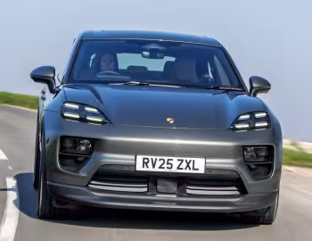 Porsche Macan 4S [UK-spec] '2024–pr.