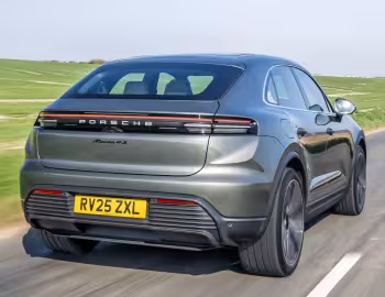 Porsche Macan 4S [UK-spec] '2024–pr.