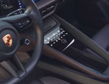 Interior 2025–pr. Porsche Macan 4S [North America] '2024–pr.