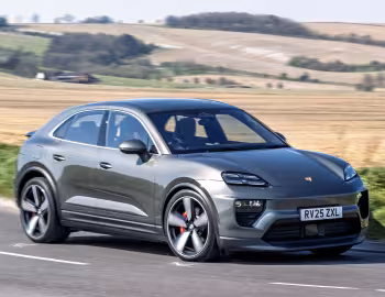 Porsche Macan 4S [UK-spec] '2024–pr.