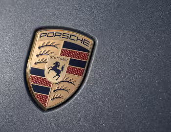 Logotipo Porsche Macan 4S [UK-spec] '2024–pr.