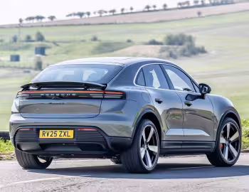 Porsche Macan 4S [UK-spec] '2024–pr.