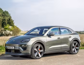 Porsche Macan 4S [UK-spec] '2024–pr.