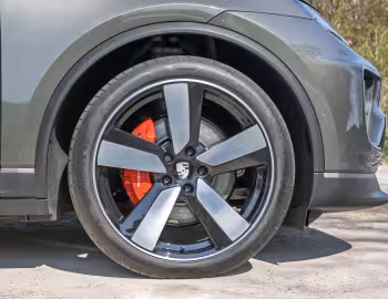 Porsche Macan 4S [UK-spec] '2024–pr.