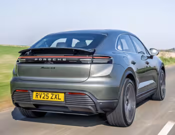 Porsche Macan 4S [UK-spec] '2024–pr.