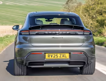 Porsche Macan 4S [UK-spec] '2024–pr.
