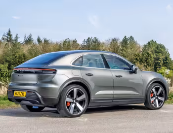 Porsche Macan 4S [UK-spec] '2024–pr.