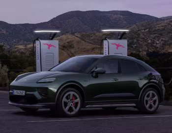 Porsche Macan 4S Off-Road Design Package [Worldwide] '2024–pr.