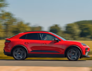 Porsche Macan GTS [UK-spec] '2026