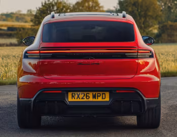 Porsche Macan GTS [UK-spec] '2026