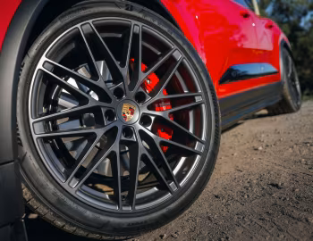 Porsche Macan GTS [Australia] '2026