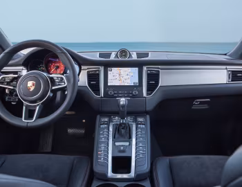 Panel frontal 2017–18 Porsche Macan GTS [North America] (95B) '2016–18