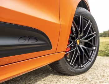Porsche Macan GTS [UK-spec] (95B) '2021–24