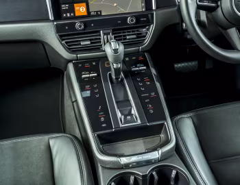 Interior Porsche Macan GTS [UK-spec] (95B) '2021–24