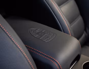Interior 2022–pr. Porsche Macan GTS [North America] (95B) '2021–pr.