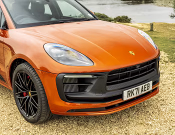 Porsche Macan GTS [UK-spec] (95B) '2021–24