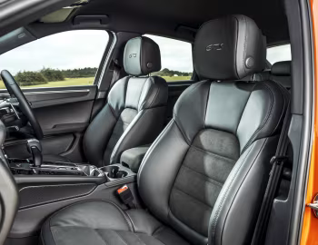 Interior Porsche Macan GTS [UK-spec] (95B) '2021–24