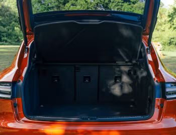 Ambos 2022–pr. Porsche Macan GTS [North America] (95B) '2021–pr.