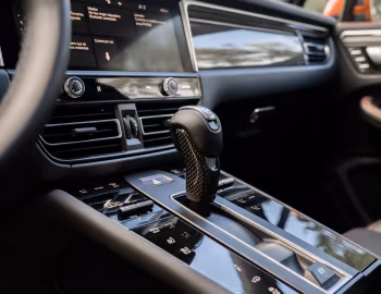 Interior 2022–pr. Porsche Macan GTS [North America] (95B) '2021–pr.