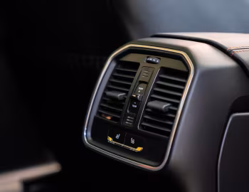 Interior 2022–pr. Porsche Macan GTS [North America] (95B) '2021–pr.