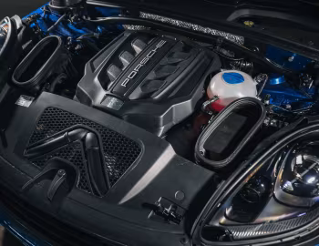 Bajo el capó 2017–18 Porsche Macan GTS [North America] (95B) '2016–18