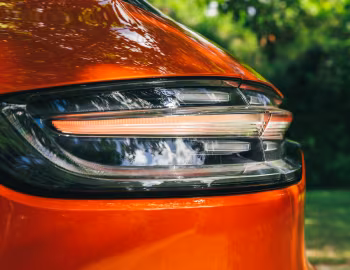2022–pr. Porsche Macan GTS [North America] (95B) '2021–pr.