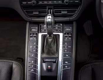 Interior Porsche Macan S [UK-spec] (95B) '2018–21