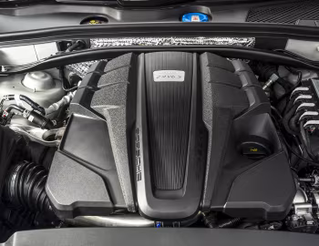 Bajo el capó Porsche Macan S [UK-spec] (95B) '2021–24