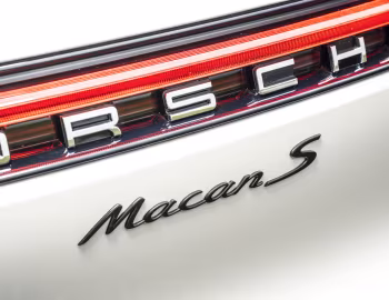 Porsche Macan S [UK-spec] (95B) '2021–24