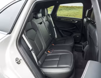 Interior Porsche Macan S [UK-spec] (95B) '2021–24