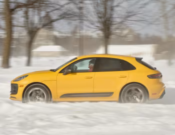 2023–pr. Porsche Macan T [North America] (95B) '2022–pr.