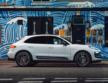 Porsche Macan T [UK-spec] (95B) '2022–24