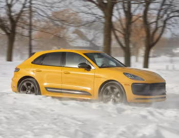 2023–pr. Porsche Macan T [North America] (95B) '2022–pr.