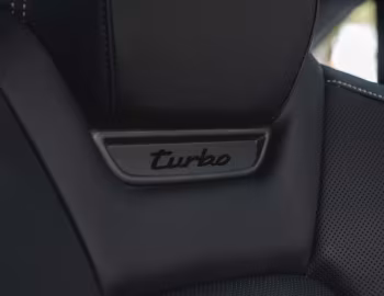 Interior Porsche Macan Turbo [Middle East] '2024–pr.