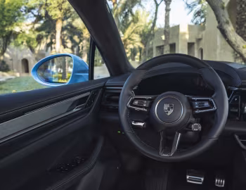Interior Porsche Macan Turbo [Middle East] '2024–pr.