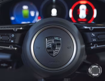 Interior Porsche Macan Turbo [Middle East] '2024–pr.